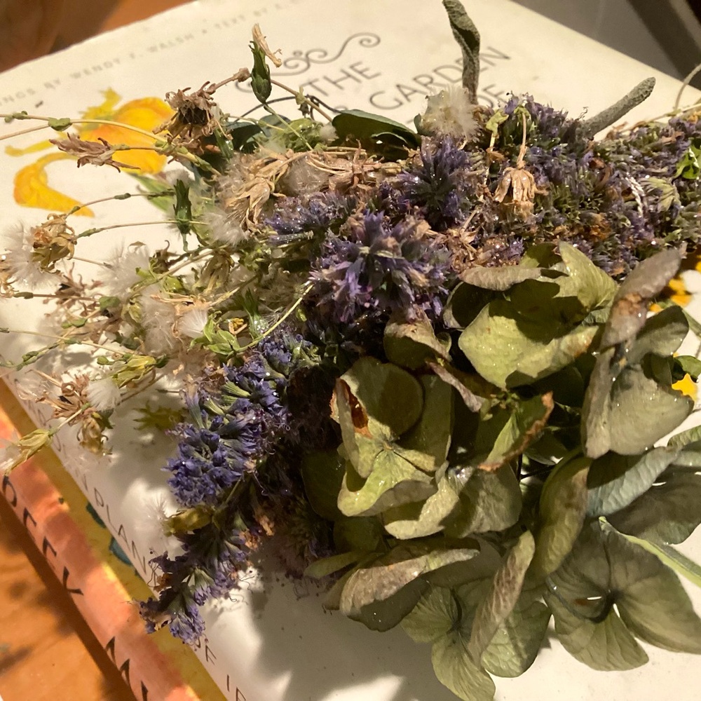 Windswept wand organic botanicals including hydrangea, sage, oregano, and hyssop
